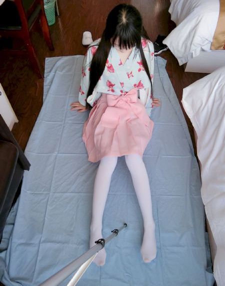 在线观看三级片我不卡_十万网红美女美酱
