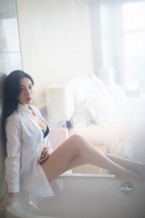 秋霞成人午夜伦在线观看_DVD完整视频观看